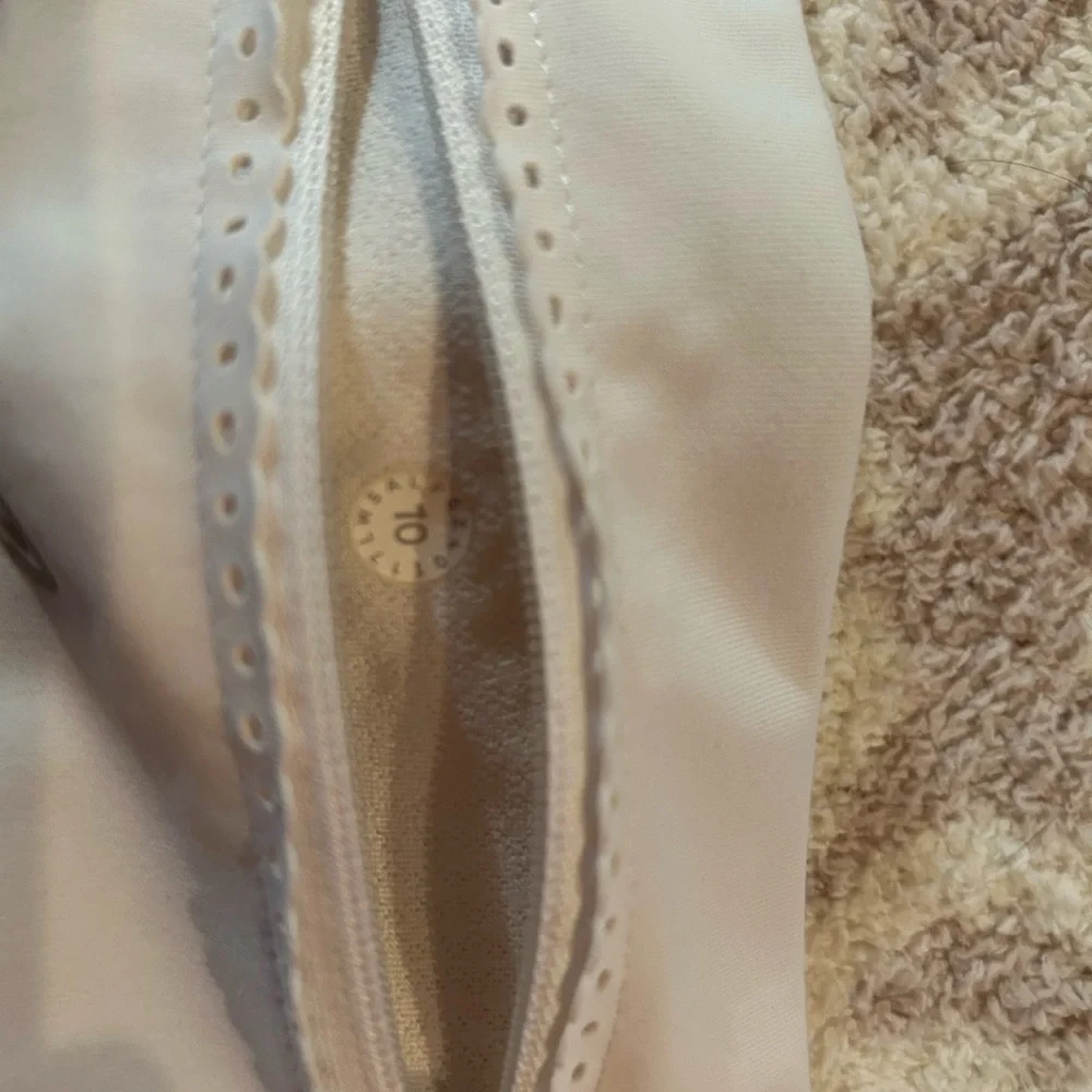 LuLu Mind over Matter WHITE leggings -10 - Picture 2 of 5